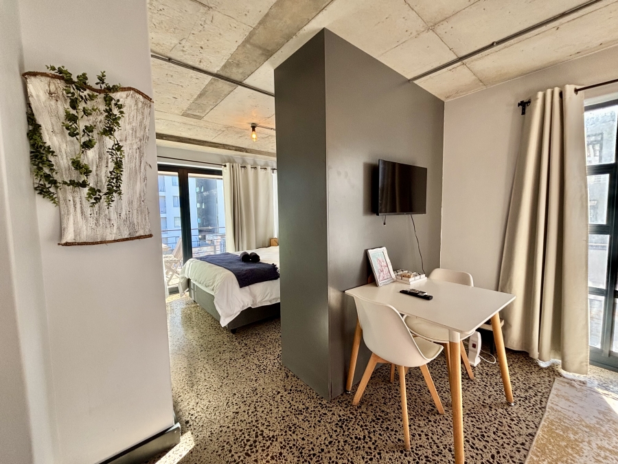1 Bedroom Property for Sale in Bloubergstrand Western Cape